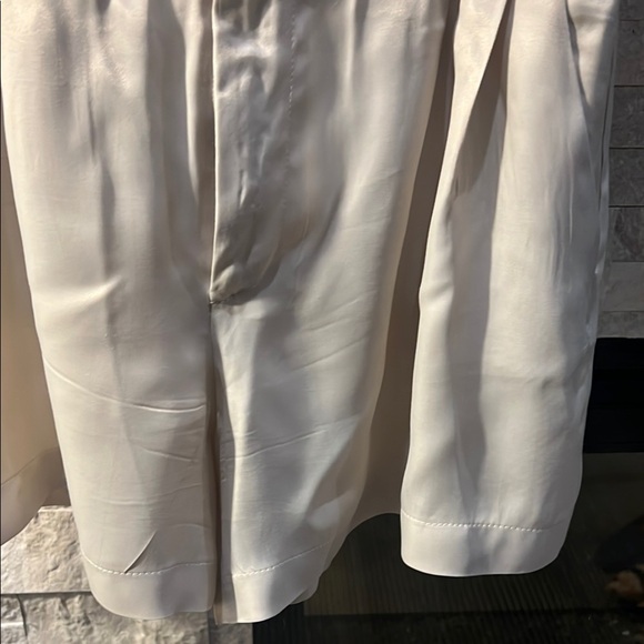 Zara Light Beige Relaxed Fit Sateen Shorts size Medium - Picture 6 of 8